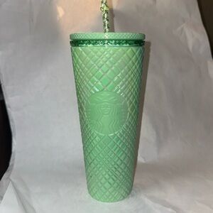 Starbucks Summer 2024
Iridescent Mint Jade Green Jewel
Venti Tumbler. 24 oz